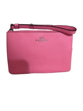 🚨SOLD🚨Coach Pink Leather Wristlet – Zip Pouch – Silver Hardware
